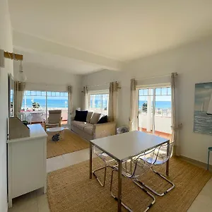 https://largo-da-liberdade-no-24-salema.hotelaalgarve.com